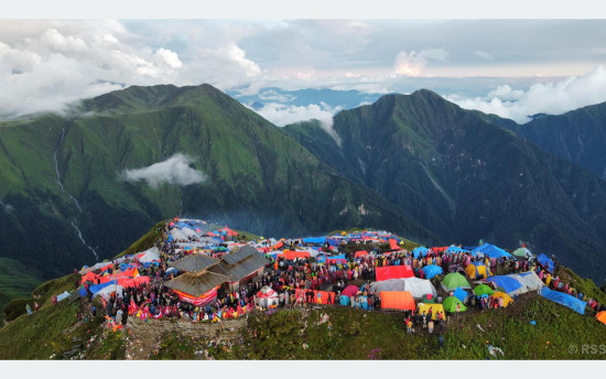 सुदूरपश्चिम प्रदेशः पर्यटकीय क्षेत्र छन्, पर्यटक छैनन्