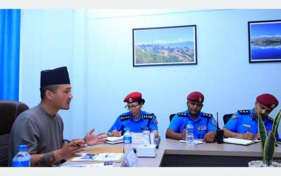 लागुऔषध नियन्त्रणमा निर्मम भएर लाग्न सुरक्षाकर्मीलाई गृहमन्त्रीको निर्देशन