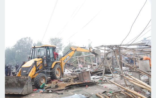 उपत्यकाका चार स्थानमा भत्काइयो अतिक्रमित १२ सय बढी घरटहरा