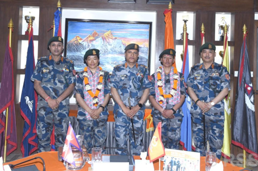 हिमाल आरोही शेर्पा र कार्कीलाई सम्मान