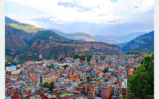 बागलुङ बजारका धारामा दशकौँदेखि धमिलो पानी