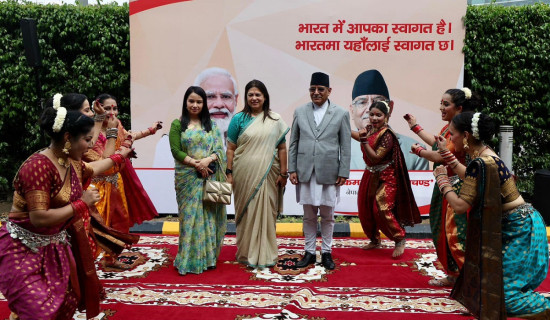 दिल्लीमा यसरी भयो प्रचण्डको स्वागत [तस्बिरहरु]