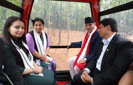 मौलाकालिका केबलकारमा प्रधानमन्त्री सरर...