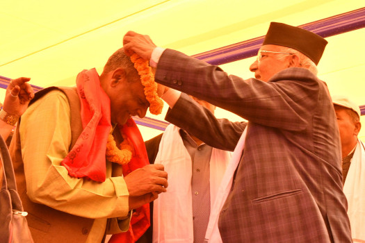 विवादित ठेकेदार रौनियार एमाले प्रवेश