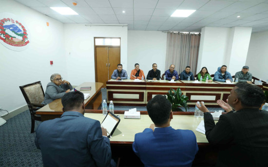 प्रधानमन्त्री कार्कीले गरिन् जेनजी आन्दोलनमा सहादतप्राप्त सहिदका परिवारसँग छलफल