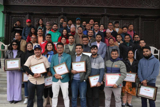 महासमिति बैठकको कभरेज गर्ने पत्रकारलाई कांग्रेसले गर्‍यो सम्मान