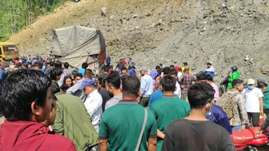 पृथ्वी राजमार्ग चार घन्टापछि पुन: सञ्चालनमा