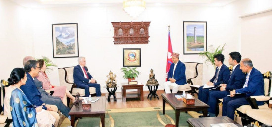 परराष्ट्रमन्त्री खनालसँग अमेरिकी सहायक विदेशमन्त्री कपुरको भेट