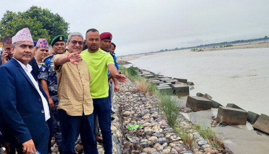 महाकाली नदी किनारका बस्ती जोगाउन ठूलो वर्षाअघि नै बाँध निर्माण हुन्छ : गृहमन्त्री लेखक