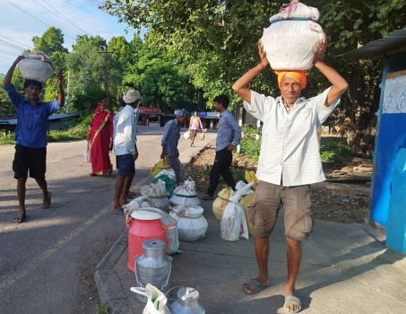 दही बेचेर मनग्य कमाइरहेका छन् राजपुरका किसान