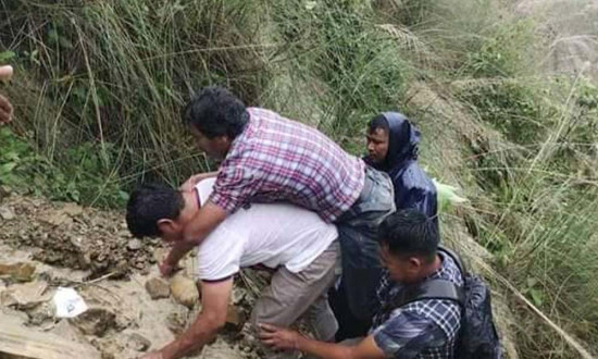 सवारी दुर्घटनामा एकको मृत्यु नौ जना घाइते