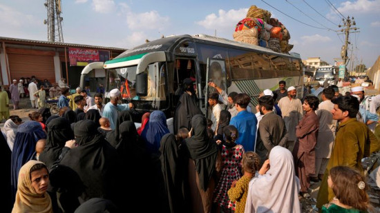पाकिस्तानबाट पाँच हजार ५०० भन्दा बढी अफगान शरणार्थी स्वदेश फर्किए