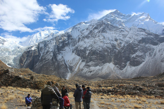 पूर्वाधार पर्खिरहेको जेठो हिमाल