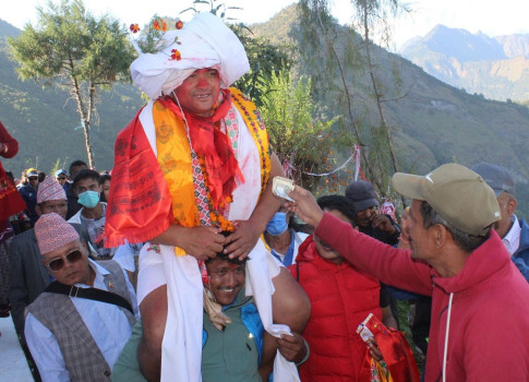 खत्रीको १०औँ पटक ठेलो फाल्ने प्रतियोगितामा जित