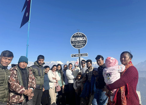 बागलुङको बेलढुंगामा आन्तरिक पर्यटकको ओइरो