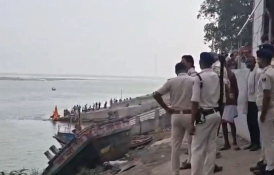 भारतको बिहारमा डुंगा पल्टिँदा १३ बालबालिकाको मृत्यु