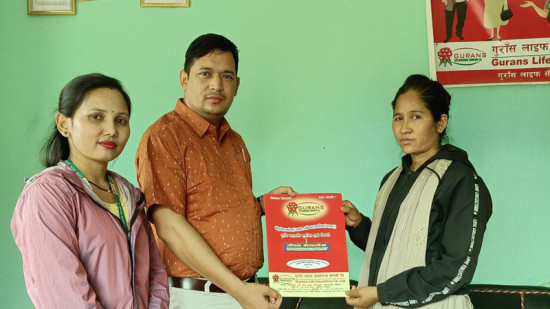 गुराँस लाइफ इन्स्योरेन्सद्वारा १३ लाखको मृत्यु दाबी भुक्तानी