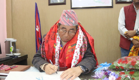 शिक्षामा गरिएको लगानीको प्रतिफल बढाउनेछु : मन्त्री राई