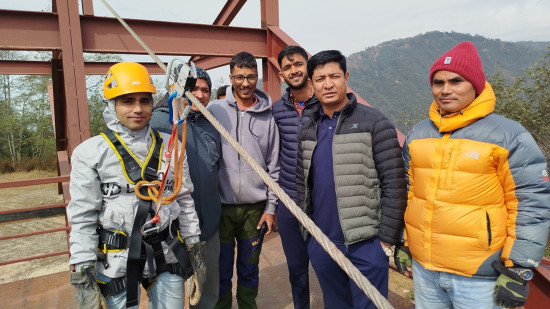 दुई गाउँपालिका जोड्न बनाइयो ८८ लाखको जिपलाइन