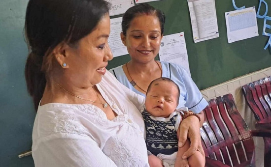 झाडीमा भेटिएका नवजात शिशुको अभिभावकत्व लिन तँछाडमछाड