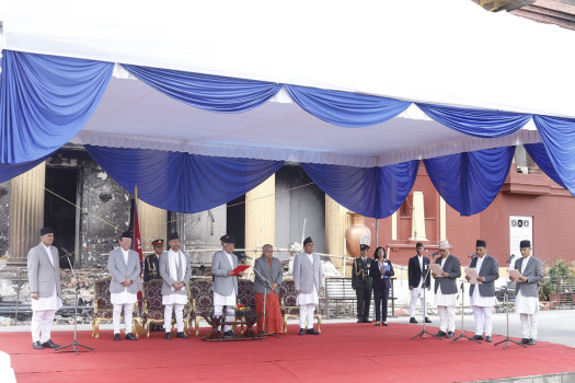 नवनियुक्त तीन मन्त्रीले लिए शपथ