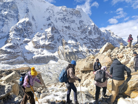 पर्यटक बढ्दा कञ्चनजंघा क्षेत्र चलायमान