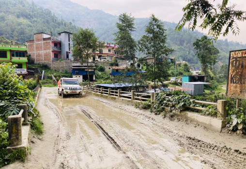 लोकमार्गको पुलको दुरावस्था
