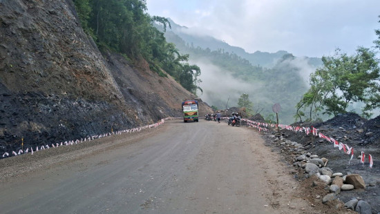 आज राति पृथ्वी राजमार्गमा सम्पुर्ण सवारी आवागमन बन्द