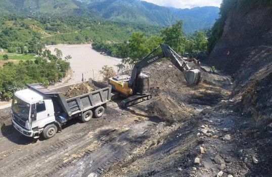 कृष्णभीरमा वैकल्पिक सडक निर्माणको काम तीव्र