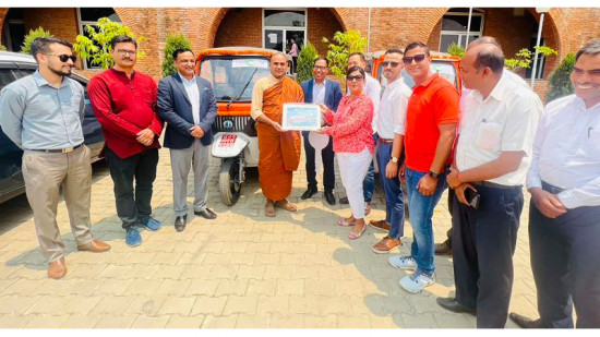 लक्ष्मी केयर्सले लुम्बिनी विकास कोषलाई दियो विद्युतीय सवारी