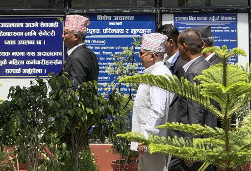 बयान दिन अदालत पुगे माधव नेपाल, पक्षमा बहस गर्न वकिलको ताँती