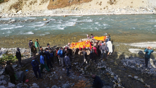 मुगुमा मारिएका चारै जनाको दाहसंस्कार