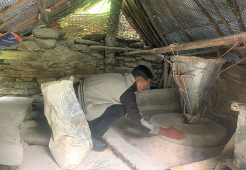 परम्परागत रूपमा चल्दै आएका पानीघट्ट लोप हुँदै 
