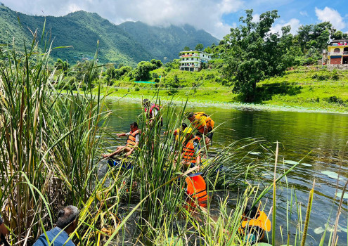 कमलपोखरीबाट पटार निकालिँदै