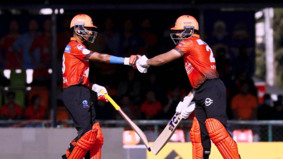 चितवन राईनोजद्वारा पोखरा एभेन्जर्सलाई दियो १२१ रनको लक्ष्य 