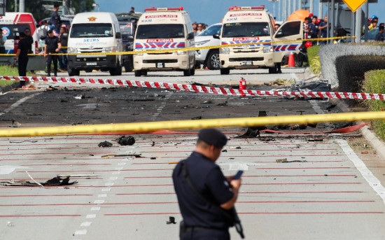 मलेसियामा विमान दुर्घटना हुँदा १० जनाको मृत्यु 
