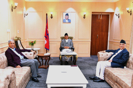 कांग्रेस-एमालेको चेतावनीपछि सत्ता ढल्ने दिन गन्दै प्रचण्ड