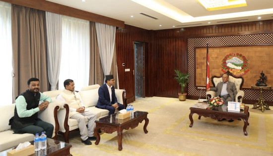 प्रधानमन्त्री दाहाल र राष्ट्रियसभा अध्यक्ष तिमिल्सिनाबीच बालुवाटारमा भेट