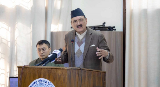 भूकम्पपीडितलाई सुरक्षित गर्ने अभियानमा सरकार गम्भीर छ : अर्थमन्त्री डा. महत