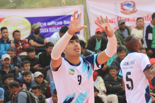 उत्कृष्ट खेल्दाखेल्दै कसरी विदेशिन बाध्य भए रवि ?