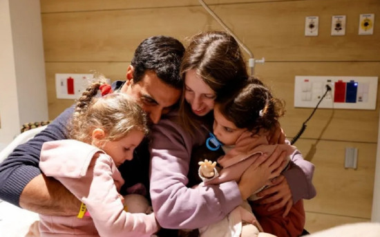 हमासले रिहा गरिएका बन्धकहरू को-को हुन् ?