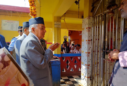 राष्ट्रपति पौडेलद्वारा जलेश्वरनाथको पूजा अर्चना