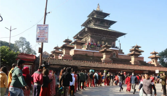 तलेजु भवानी मन्दिरमा भक्तजनको घुइँचो