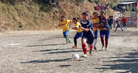 पश्चिम म्याग्दीका युवतीमा फुटबलको क्रेज