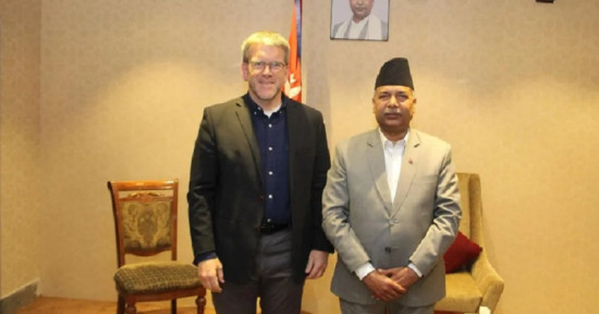 उपराष्ट्रपति यादव र अमेरिकी राजदूत थम्प्सनबीच शिष्टाचार भेट