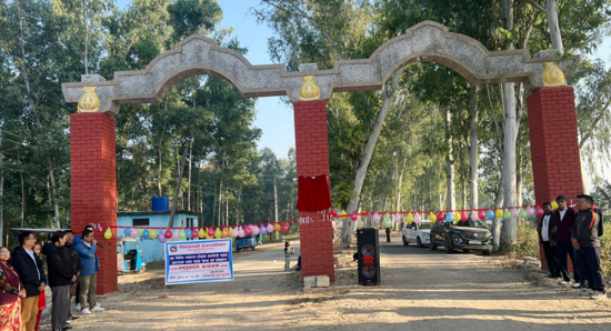 पर्यटकीयस्थल दोमुखामा दुईमुखे प्रवेशद्वार निर्माण