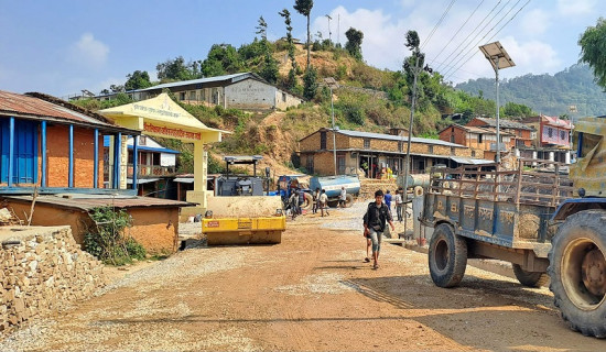 धरमपोखरा बजार क्षेत्रमा सडकको स्तरोन्नति गरिँदै