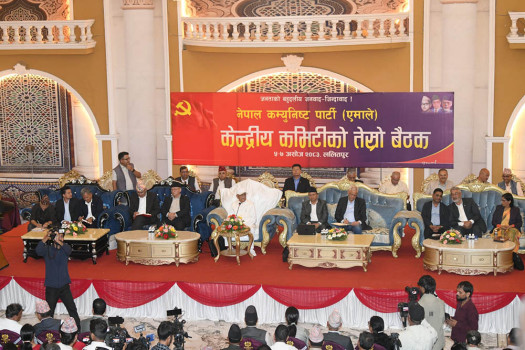 ओलीको प्रतिवेदन पारित, आज सचिवालयपछि केन्द्रीय कमिटी बैठक बस्ने