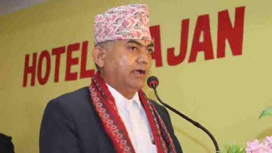 कुश्मा नगरपालिकाका प्रमुख प्रशासकीय अधिकृत कार्यकक्षबाटै पक्राउ