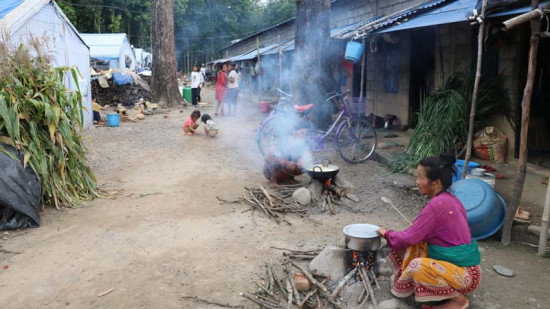 हुप्सेकोटका पहिरोपीडित अस्थायी शिविरमा